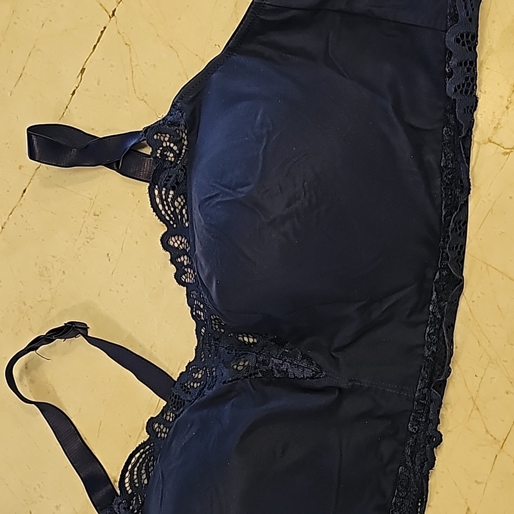 Bali 6592 Comfort Revolution Lace Desire Convertible Shaping Wireless Bra 3XL